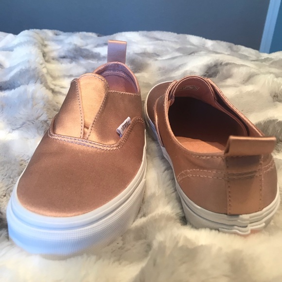 Vans - Picture 2 of 8